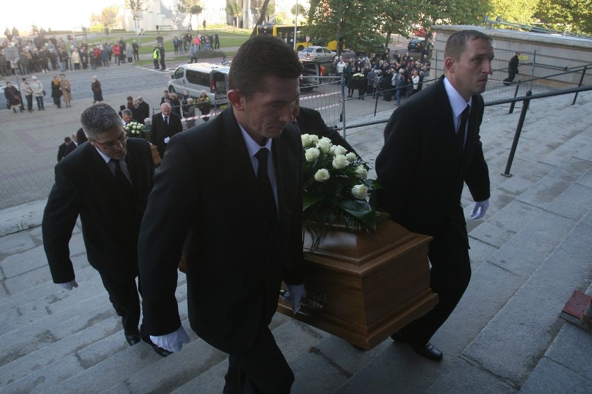 Pogrzeb Dariusza Kmiecika, jego żony Brygidy i syna...
