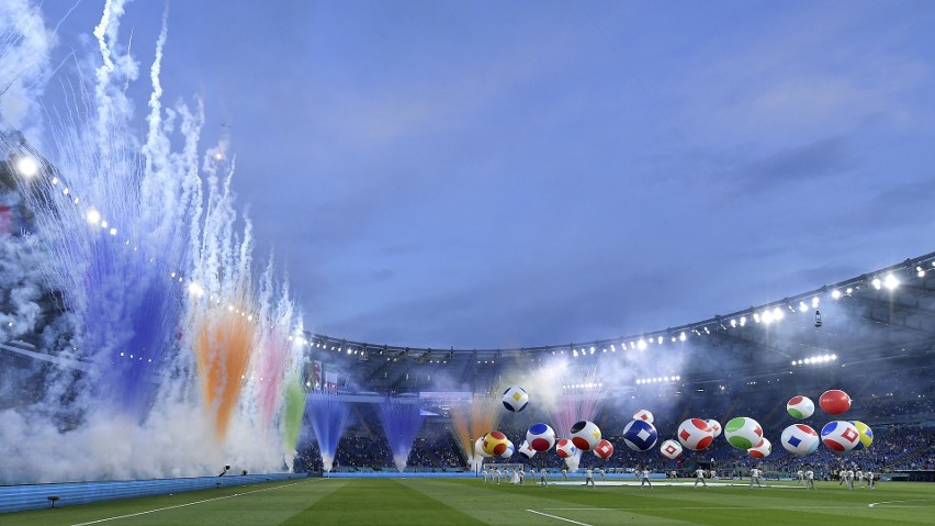 Ceremonia otwarcia Euro 2020. Bocelli, akrobaci i hymn turnieju [ZDJĘCIA]