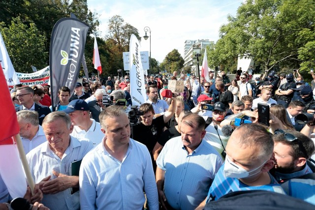 Protest rolników w Warszawie przeciwko Piątce dla zwierząt. „Niedługo będzie ostro”