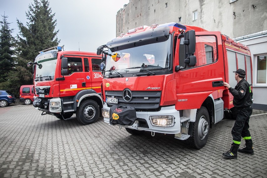 Straż pożarna w Łodzi dostała dwa nowe samochody [ZDJĘCIA]
