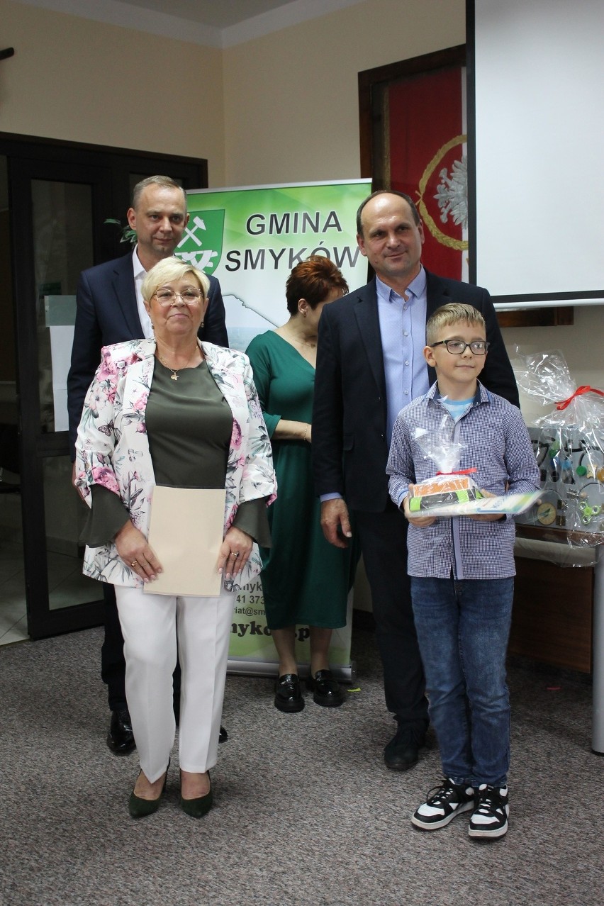 Smykowscy radni obradowali i wręczali nagrody za udział w konkursie ekologicznym