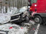 Karambol koło Oleśnicy. Jedna osoba została ranna, droga zablokowana [ZDJĘCIA]
