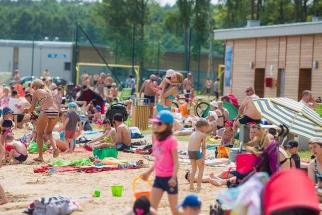 Dzieci nie powinny wychodzić na place zabaw, czy kąpieliska same.