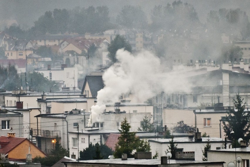 Zła jakość powietrza w Łomży i Suwałkach. Smog truje mieszkańców - mówią naukowcy 