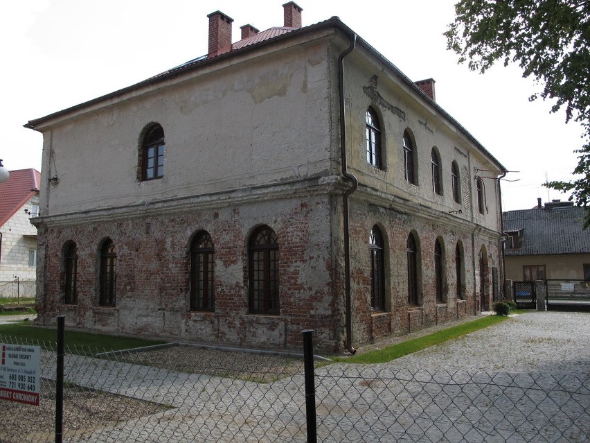 Synagoga w Ciechanowcu odzyska dawny blask. Budynek czeka remont elewacji (zdjęcia)