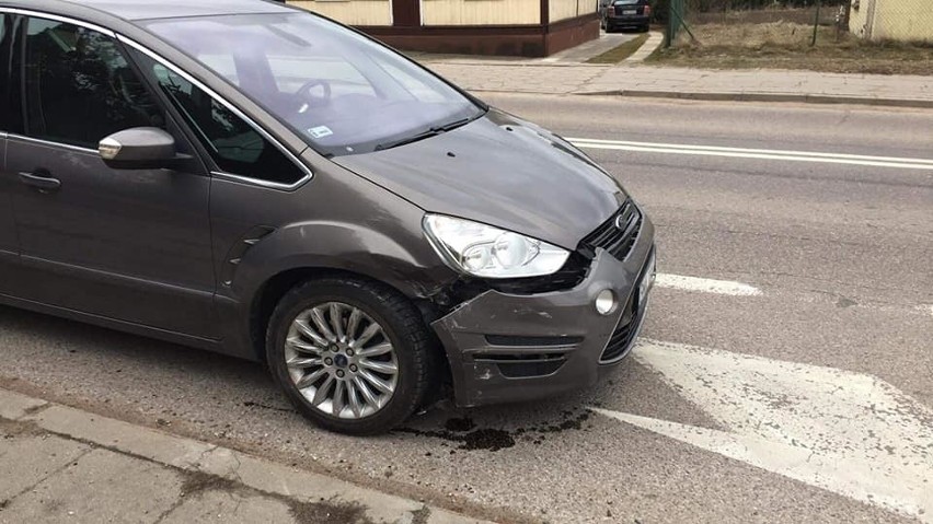 W zdarzeniu brały udział samochody ford i BMW. Ze wstępnych...