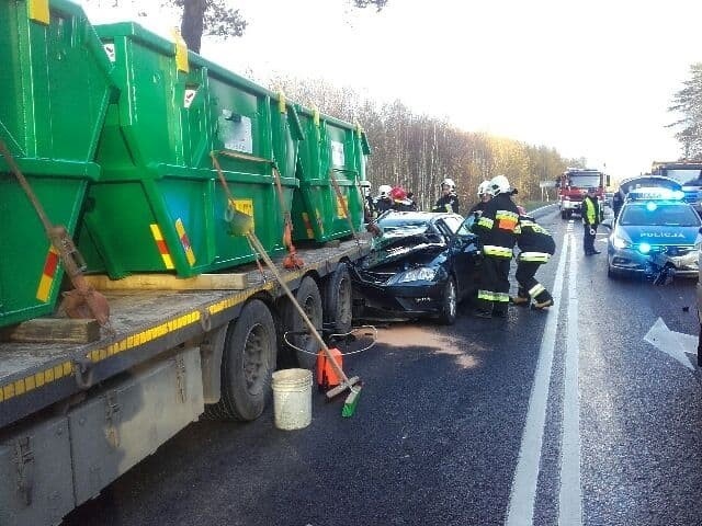 Groźny wypadek na krajowej drodze koło Malechowa. Jedna osoba została ranna