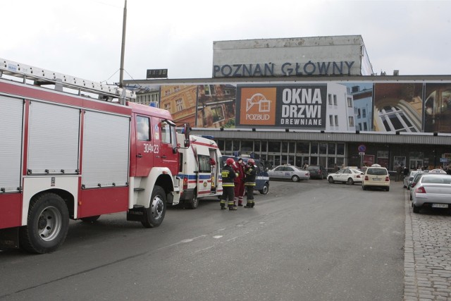 Na miejsce przyjechały 4 wozy straży pożarnej.