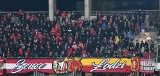 Kibice Widzewa Łódź na meczu z Koroną Kielce na Suzuki Arenie. Jest kilkaset osób [ZDJĘCIA]