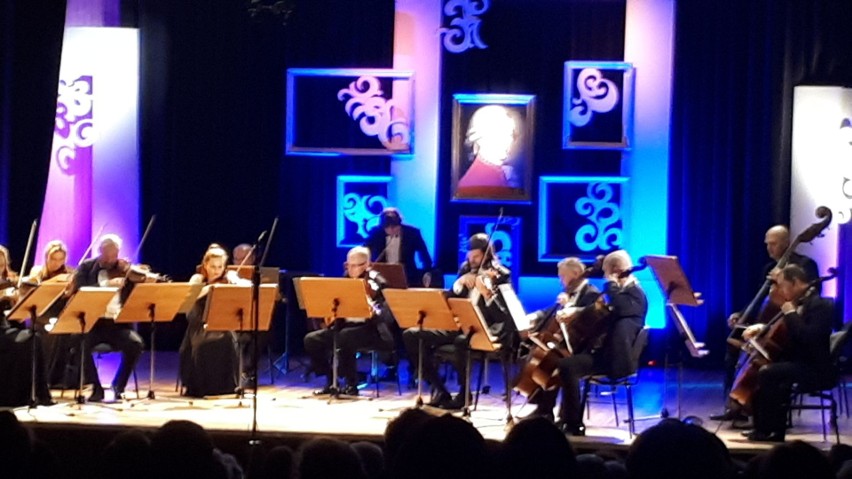Podczas koncertu Radomskiej Orkiestry Kameralnej królowała muzyka Mozarta. Igor Szeligowski grał na waltorni