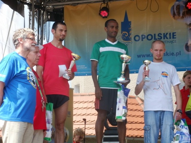 Na podium w kategorii mężczyzn stanęli: 1. Erkolo Ashenafi, 2. Lajos Berecz, 3. Marcin Zagórny.