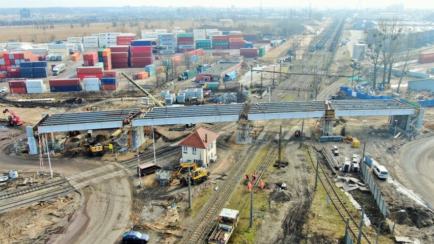 Powstaje wiadukt kolejowy pomiędzy stacjami Gdańsk Port Północny i Gdańsk Kanał Kaszubski. Będzie gotowy w tym roku