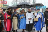 Orszak Trzech Króli w Koniemłotach. Msza święta i wspólne śpiewanie kolęd