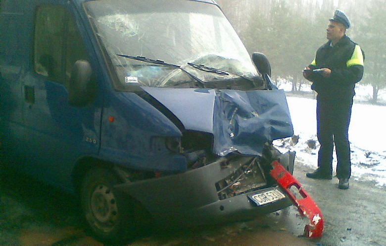 Wypadek. Autobus grudziądzkiego MZK zderzył się z busem. Rannych zabrało pogotowie