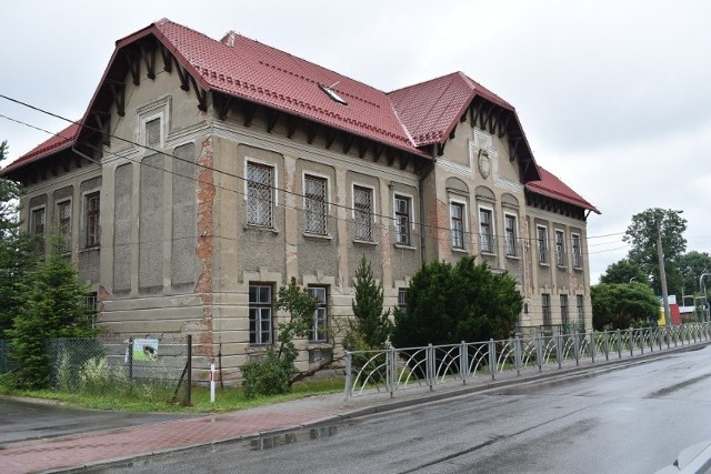 Budynek dawnego sądu w Czarnym Dunajcu ma stać się centrum nauki i techniki. Nie wiadomo jednak, czy uda się zrealizować te plany