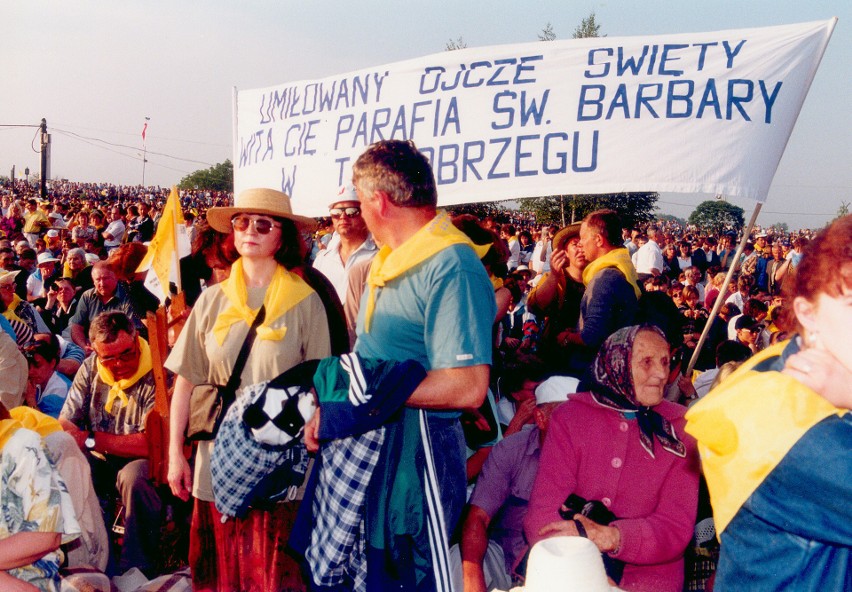 Święty Jan Paweł II w czasie pielgrzymki w Sandomierzu. To już 24 rocznica tego wydarzenia. Zobacz unikalne zdjęcia