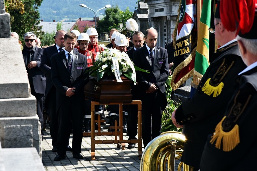 Franciszek Wszołek spoczął na cmentarzu w Gorlicach. Pogrzeb...