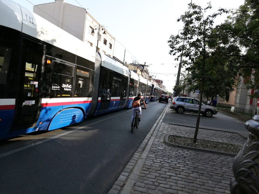 Poranna awaria tramwaju na Gdańskiej w Bydgoszczy. 