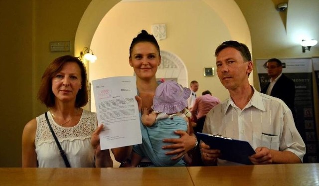 2 września przedstawiciele mieszkańców Ponikwody złożyli protest wobec miejskich planów sprzedaży archidiecezji lubelskiej około 2 hektarów ziemi na Rudniku. Podpisało się pod nim ponad 100 osób.