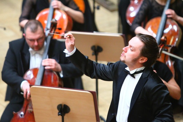 Ainars Rubikis i Orkiestra Filharmonii Poznańskiej.