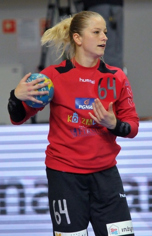 Izabela Prudzienica podpisała w środę nowy, dwuletni kontrakt z Energą AZS Koszalin. Wiąże on zawodniczkę z klubem do końca sezonu 2016/17.