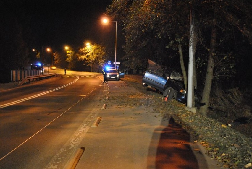 Wypadek w Jastrzębiu Zdroju: Zjechał z jezdni i uderzył w...