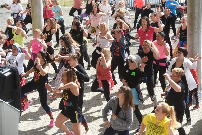 Maraton Zumba dla „Śpiochów” na toruńskiej Motoarenie