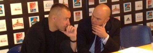 Po konferencji prasowej obaj trenerzy Igor Griszczuk i Wojciech Kamiński długo dyskutowali nie tylko o niedzielnym spotkaniu