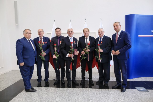 Odznaczenia otrzymali Tomasz Łęcki, Wojciech Bogajewski, Tadeusz Kieliszewski, Maciej Mazurek i Wojciech Wybranowski.