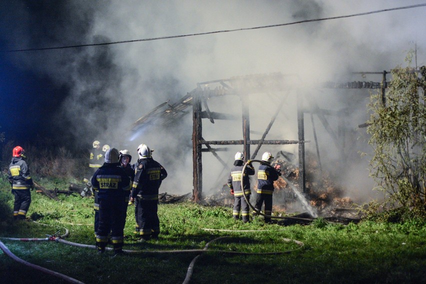 Pożar stodoły w Mątawach w powiecie świeckim [zdjęcia]