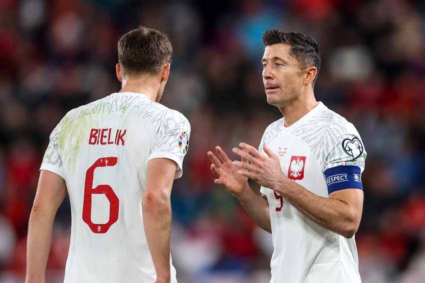 Robert Lewandowski pluł krwią podczas meczu Czechy - Polska. To skutek faulu