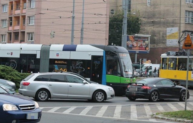 Zielona fala przez aleje Wyzwolenia i Niepodległości to jeden z pomysłów zgłoszonych przez mieszkańców. Chcieliby, aby autobusy i tramwaje jechały przez centrum miasta bez postoju na czerwonym świetle.