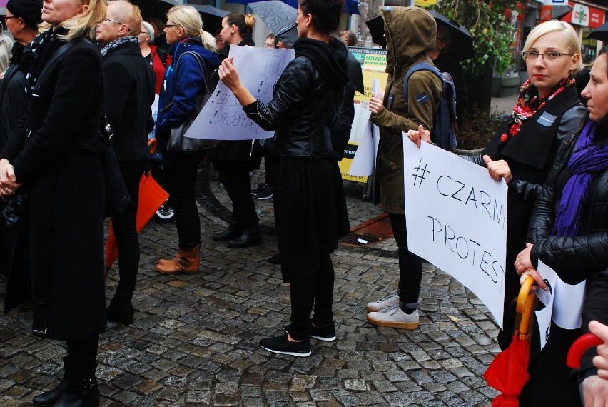 Czarny protest w Bytomiu ZDJĘCIA + WIDEO