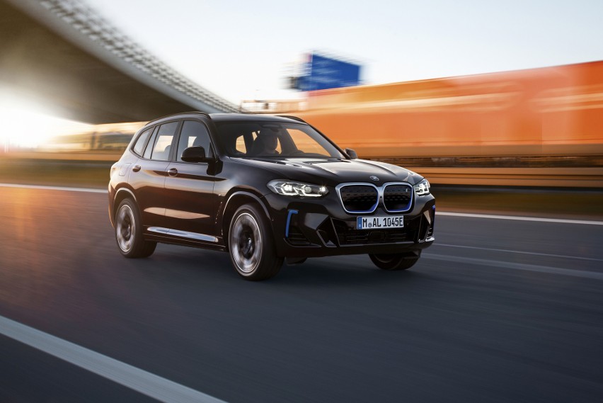 BMW ix3...