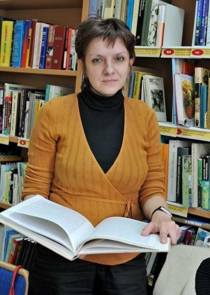 Malgorzata Kwiecień, dyrektorka biblioteki miejskiej i opiekunka Leśniczówki Linie - domu pracy twórczej