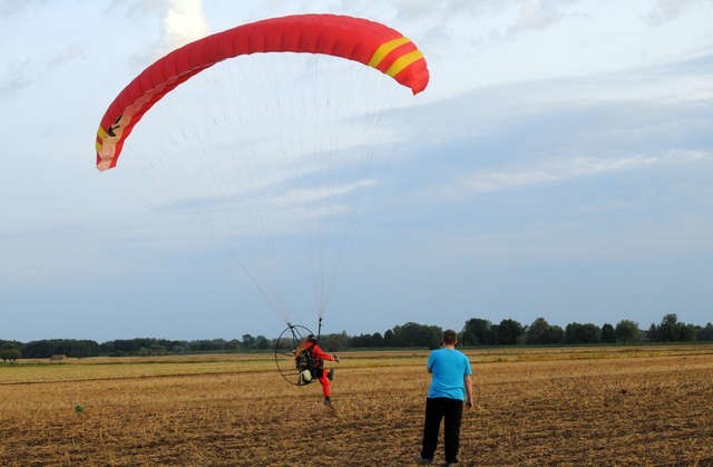 Start z płaskiego terenu wymaga sporych umiejętności i choć trochę sprzyjającego wiatru