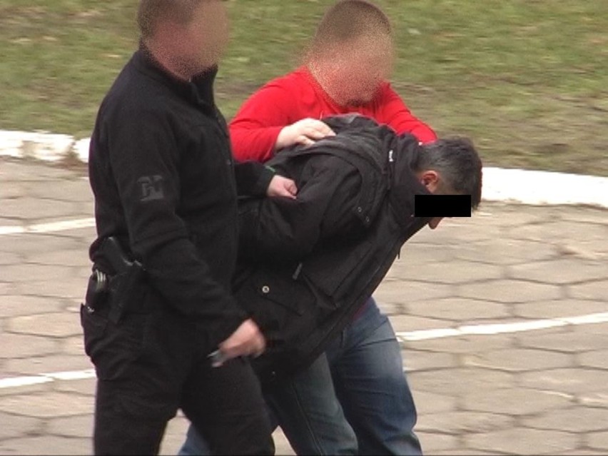 Napadł na placówkę bankową w Bydgoszczy, ale wpadł w ręce policji [zdjęcia, wideo]