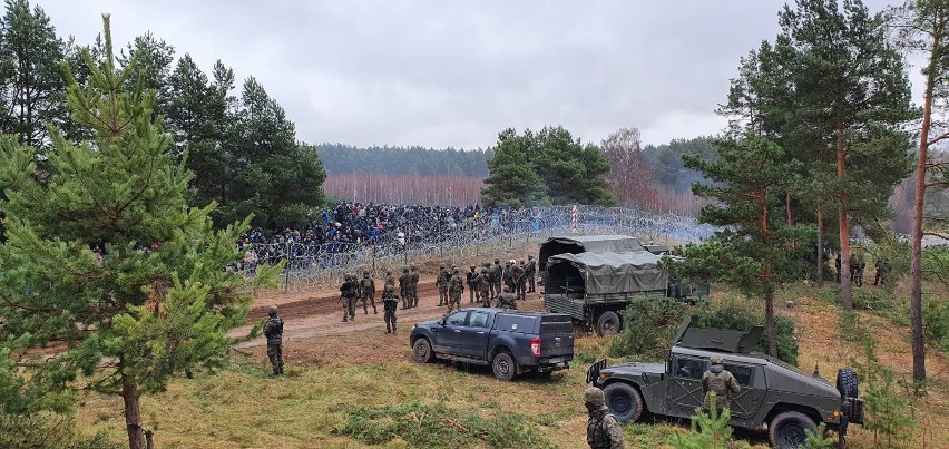 Żołnierze "Dwunastki" zabezpieczają granicę z Białorusią. Na szczęście nikomu nic się nie stało
