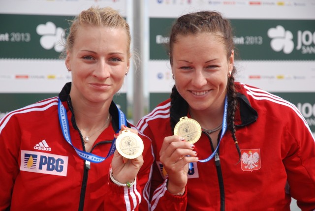 Karolina Naja (z lewej) i Beata Mikołajczyk (z prawej) często stają na podium. Tym razem również udanie rozpoczęły sezon