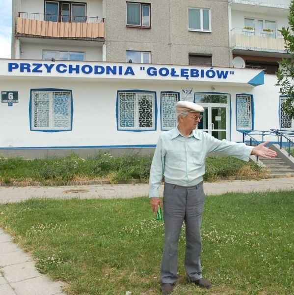 Przed przychodnią zdrowia potrzebny jest parking - uważa Stanisław Pucek, mieszkaniec ulicy Paderewskiego.