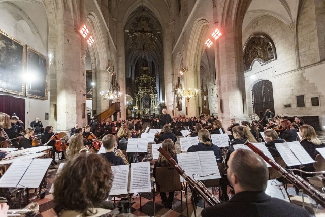 "Koncert dla Pokoju. Poeci polscy z Ukrainą w sercu" w kościele św. Katarzyny w Krakowie