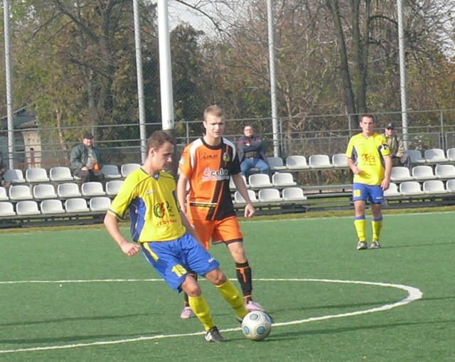 Rezerwy KSZO Ostrowiec pokonały 4:0 Neptuna Końskie.