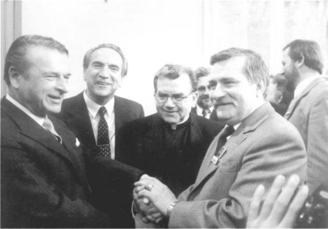 Gen. Kiszczak i Wałęsa w 1989 r.