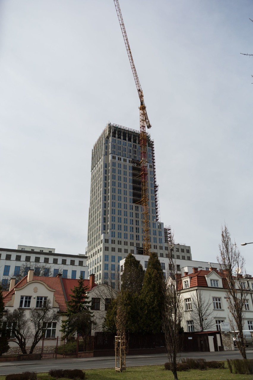 Kraków. Koronawirus nie zatrzymał dużych inwestycji w mieście. Na razie opóźniony jest tylko remont chodnika na al. Słowackiego