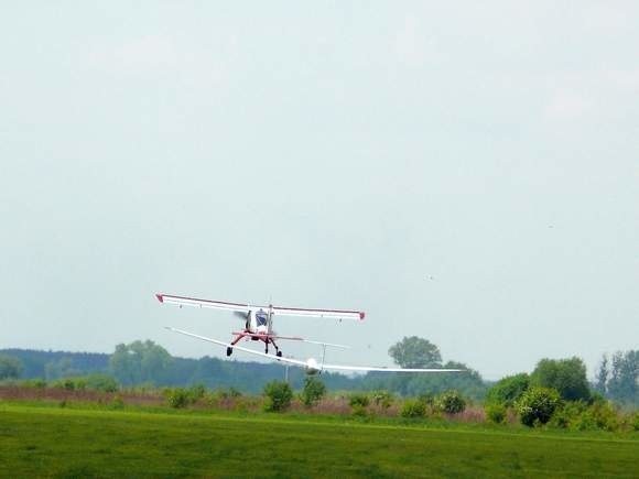 Pilot wracał z zawodów szybowcowych w Turbii.