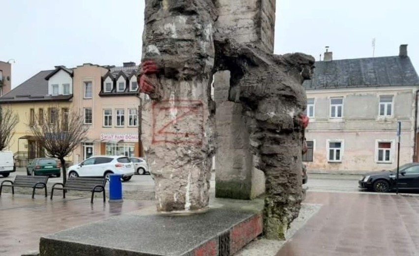 Sprawca uszkodzenia pomnika pamięci we Włodawie został zatrzymany