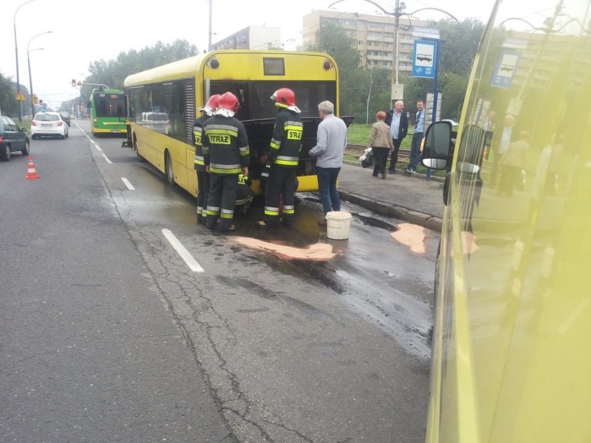 Katowice: pożar autobusu na pętli w Zawodziu