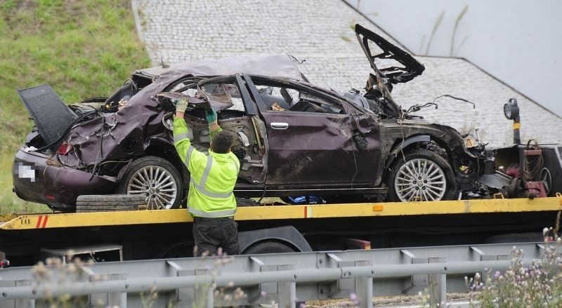 Śmiertelny wypadek na autostradzie! Alfa romeo szybowała w powietrzu [FILM, zdjęcia]