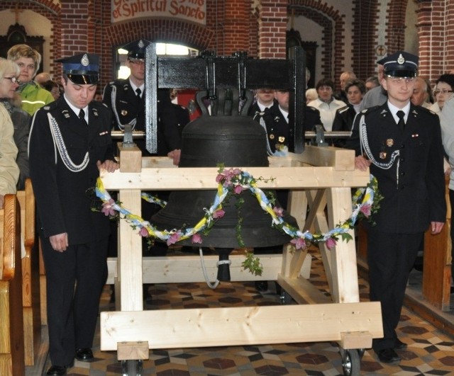 500-kilogramowy dzwon św. Jana Chrzciciela wrócił do Gorzowa Śląskiego