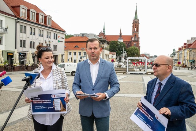 Katarzyna Siemieniuk, Henryk Dębowski i Przemysław Sarosiek apelowali do prezydenta, by złożył wnioski do kolejnej edycji rządowego programu odbudowy zabytków
